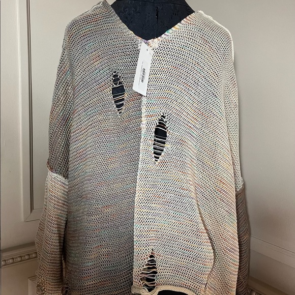 POL Sweater - Picture 2 of 5